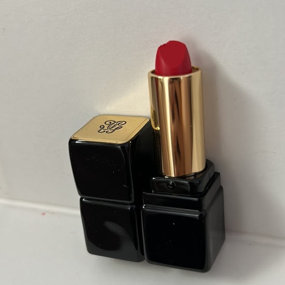 Guerlain Kiss Kiss Lipstick - Picture 3 of 5